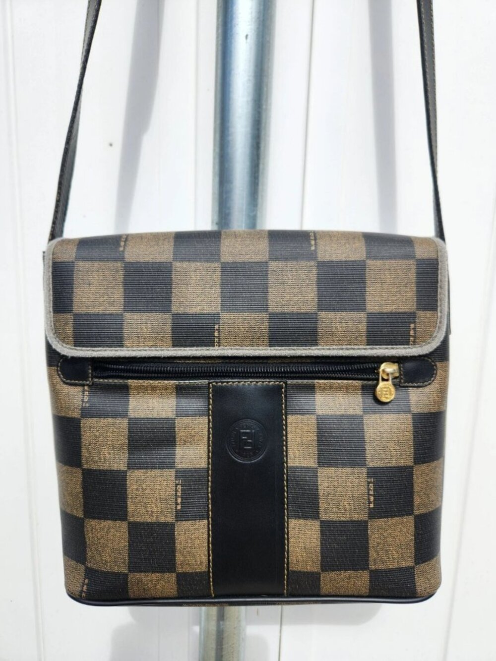 Auth Fendi Crossbody Bag Brown Coated #28966F13/Date Code 201-807220-058